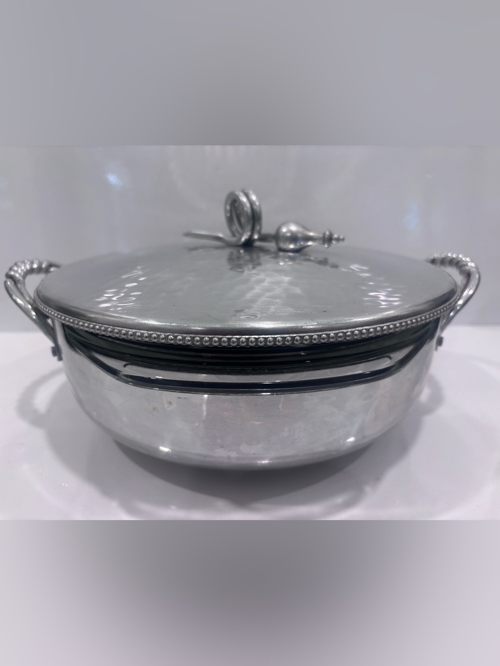 Vintage B.W.H. bushum hammered aluminum casserole server w Pyrex 685-c w lid
